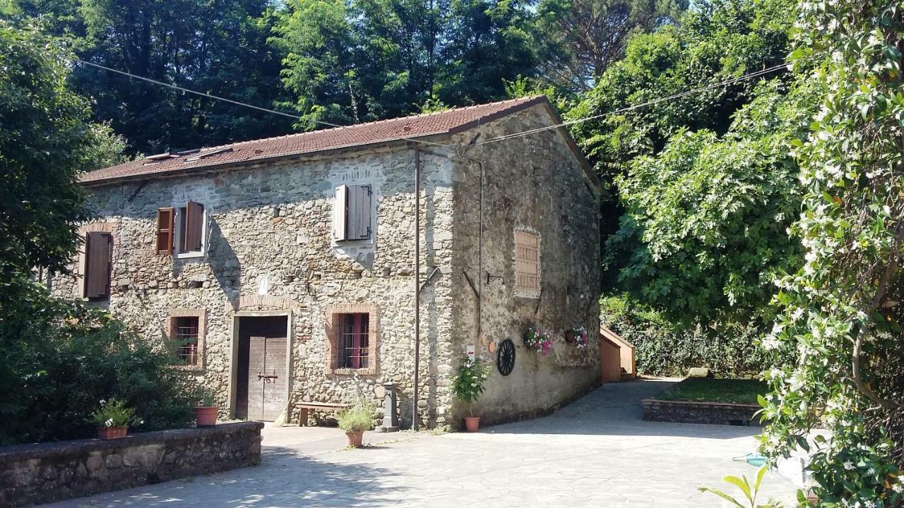 Ai Chiosi Affittacamere Pontremoli Exterior photo