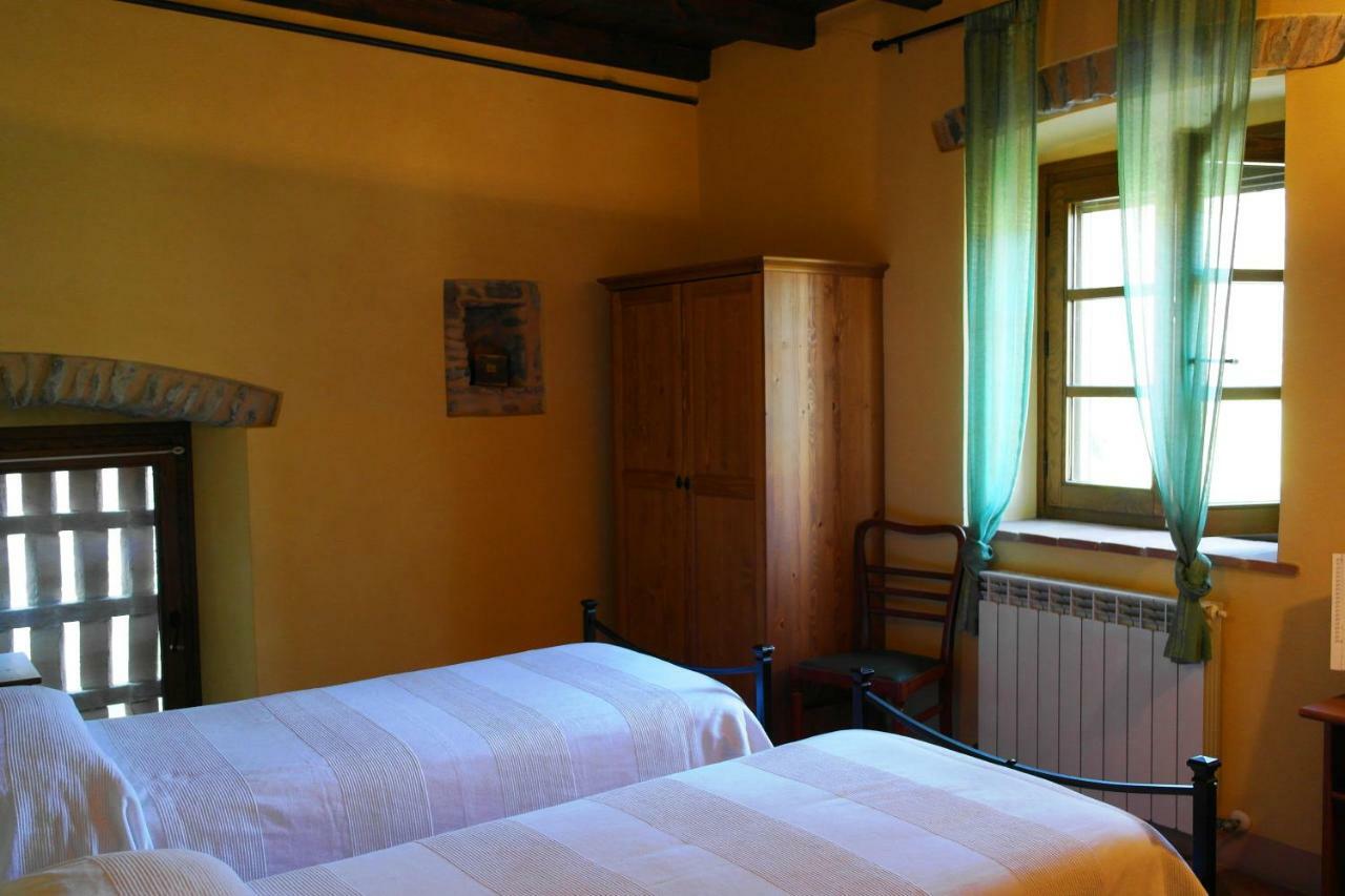 Ai Chiosi Affittacamere Pontremoli Exterior photo