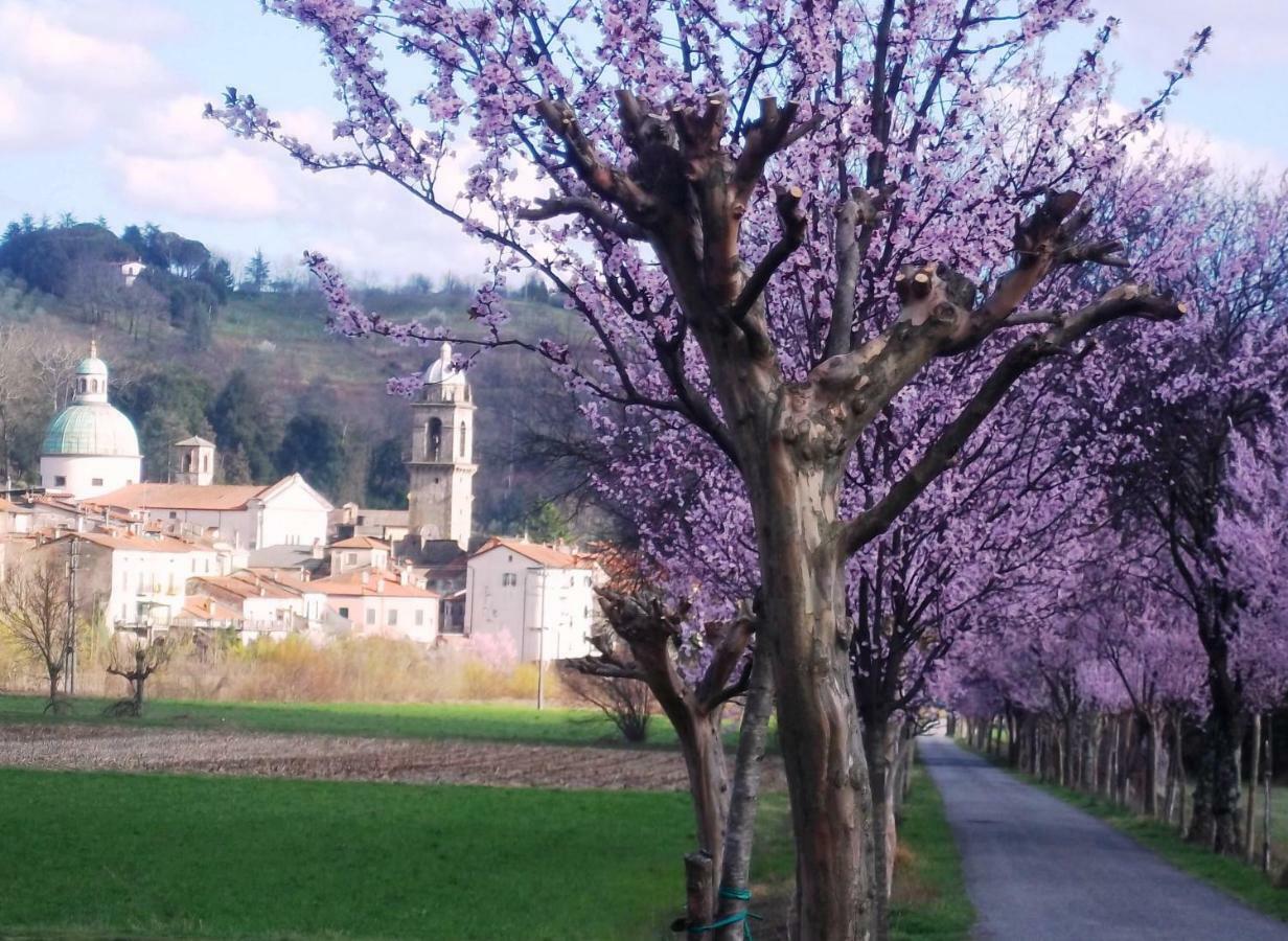 Ai Chiosi Affittacamere Pontremoli Exterior photo