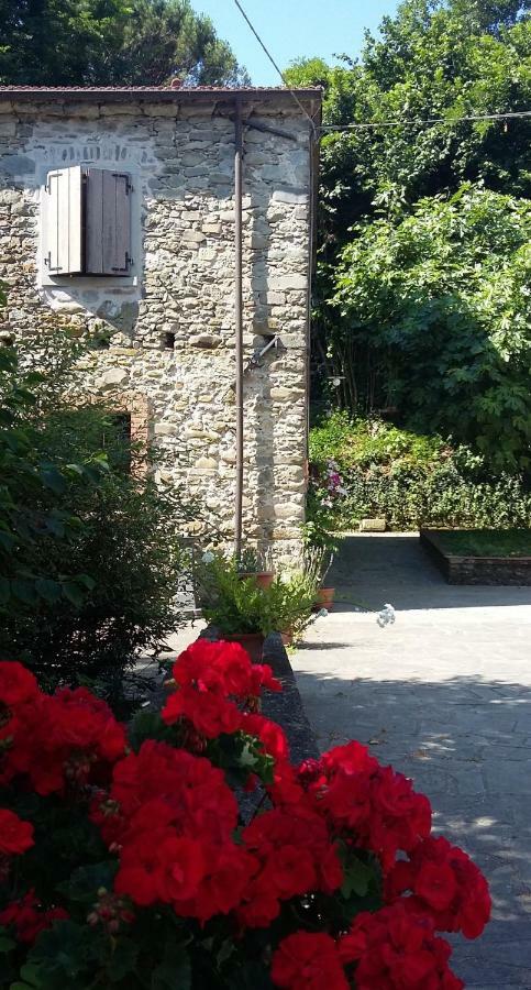 Ai Chiosi Affittacamere Pontremoli Exterior photo